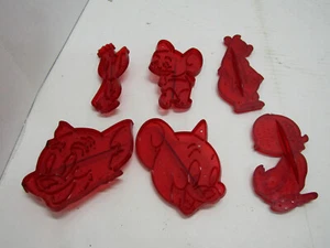 6 OLD Plastic Cookie Cutters LOWES TOM JERRY DUCKIE DROOPY DOG BAKING KITCHEN - Picture 1 of 4