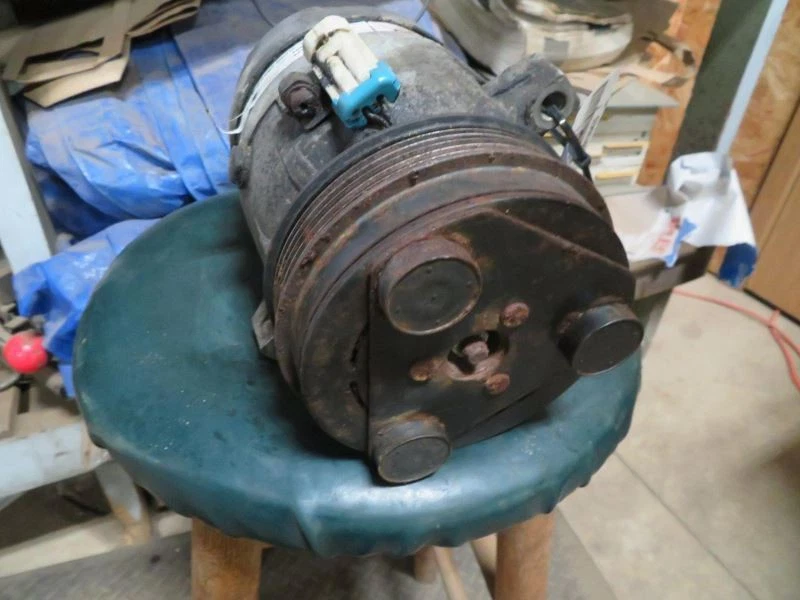 AC Compressor Fits 97-01 CATERA 218528 - Image 1 of 4