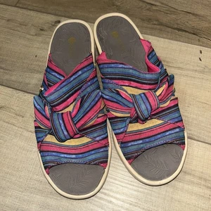 Bzees Damenschuhe Größe 10 Slipper mehrfarbig gestreift Pantolette Sandale Stretch - Bild 1 von 5