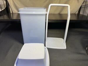 Tupperware quadratischer Behälter Pick A Deli für Pickle Jalapeño Olivenbehälter 8 Tassen - Bild 1 von 4