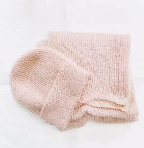 NUEVO K.I.T. Bufanda y sombrero de invierno rosa brillante conjunto de 2 piezas sistema operativo nuevo sin etiquetas - Imagen 1 de 4