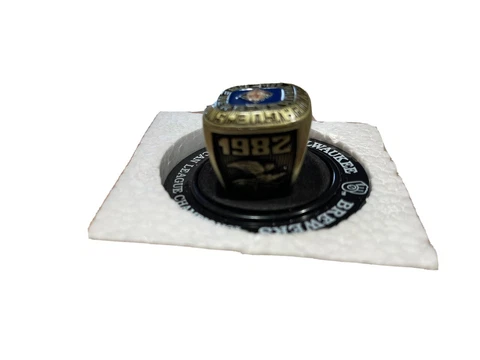 Milwaukee Brewers 1982 AL Champions Replica Ring MLB - 2017 Miller Park Giveaway Cover