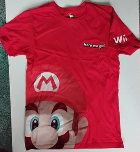 Seltenes Nintendo Super Mario Bros Wii T-Shirt 2006, rot, Grafik beidseitig, M Neu - Bild 1 von 2