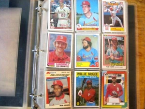 cartas topps y otros cardenales en carpeta 157 cartas - Imagen 1 de 6