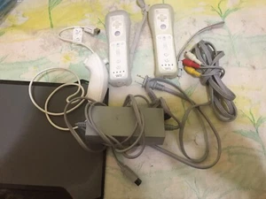 Nintendo Wii Power Cord AC Adapter AV Cables 2 Controllers 1 Nunchuk RVL-002 RVL - Picture 1 of 2