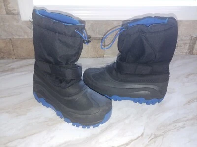 Botas de nieve Cat & Jack Thermolite forradas con ribete negro/azul para niños talla 6 Foto 1 de 4