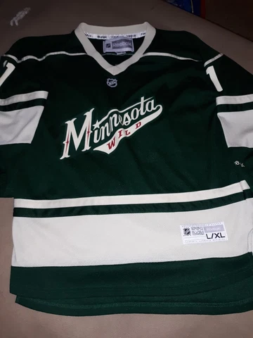 Minnesota Wild Youth L Large XL Hockey Jersey NHL Reebok Zach Parise #11 Screen Cover