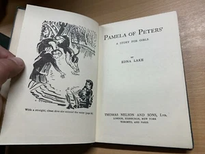 VINTAGE EDNA LAKE "PAMELA OF PETERS'" GIRLS FICTION HARDBACK BOOK (P2) - Imagen 1 de 12