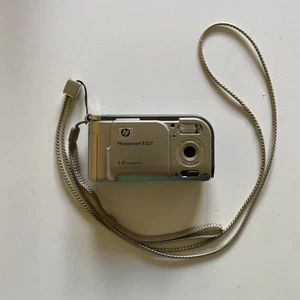 HP Photosmart E327 5.0MP Compact Digital Camera Silver Tested - Picture 1 of 9