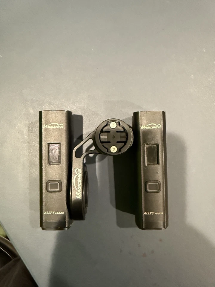 Luces de bicicleta Magicshine ALLTY 1500S para montar de noche, batería reemplazable USB-C   Foto 1 de 1