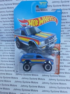 HOT WHEELS CHEVROLET BLAZER SUV 4X4 HOT TRUCKS BLUE - Picture 1 of 2