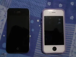 Coppia Apple iPhone 4 A1332 per parti di ricambio - Foto 1 di 9