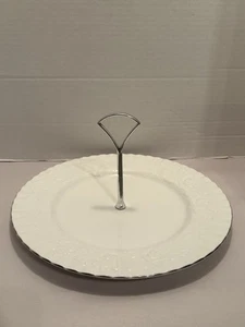 Royal Albert Old English Garden White Roses Cookie Plate Tray With Handle - Picture 1 of 11