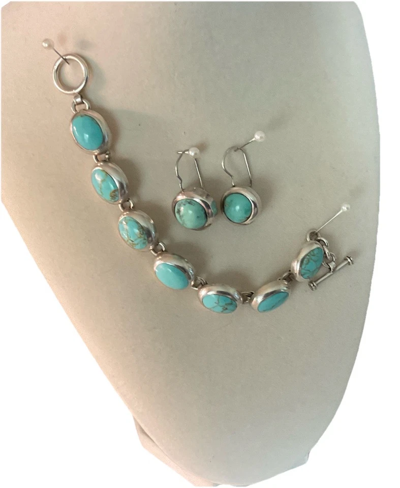 Juego de pulsera y pendientes cabujón turquesa y plata de ley 42,57 gramos Foto 1 de 4