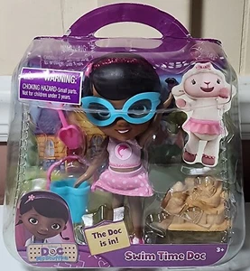 Disney Junior Doc McStuffins Swim Time Doc Puppe 2012 Neu - Bild 1 von 6