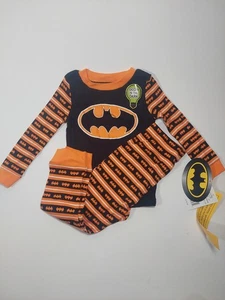 NEW DC Comics Batman Halloween Glow In The Dark 2 Piece Pajama Set Size 4 - Picture 1 of 9