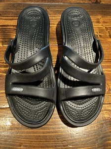 Crocs Damengröße W 6 schwarze Keilsandalen Flip-Flops bequeme Schuhe Pantoletten - Bild 1 von 8