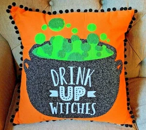 Almohada Drink Up Witches NEGRO BRILLANTE CALDERO NARANJA * POMPONES NEGROS * HaLLoWeeN - Imagen 1 de 5