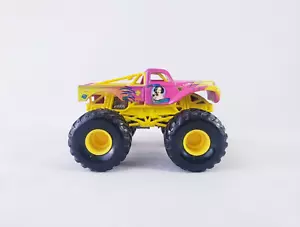 Hot Wheels Monster Jam Lil' Miss Dangerous 1:64 Monster Truck - Picture 1 of 9