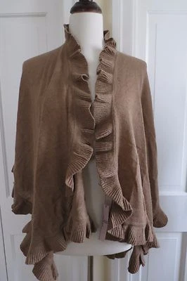  Pretty Cullen Cashmere Volantes "V" Envoltura - Moca/Camel - Nuevo con etiquetas - $400 Foto 1 de 4