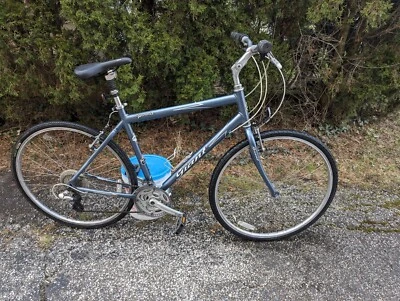 Cuadro Hombre Giant Cypress Aluminio 21", Bicicleta Azul.  Foto 1 de 4