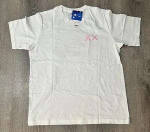 KAWS x Uniqlo Men’s XL Short Sleeve Exclusive Companion White/Pink TShirt NEW! - Picture 1 of 23