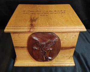 Urne Holz geschnitzt Engel Feuerbestattung Nussbaum Eiche Asche Box Erwachsene Handarbeit 9x7x7 NEU - Bild 1 von 12