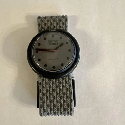 Reloj Swatch Pop 1987 Vintage Retro Banda Gris Cara Gris Puntos Negros Segunda Mano. Foto 1 de 4