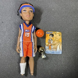 Muñeca de baloncesto Bratz Boyz Dylan Play Sportz sin zapatos - Imagen 1 de 11