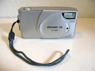 Olympus C-100 Digital Camera - Bild 1 von 4