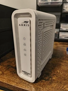 ARRIS SURFboard SB8200 DOCSIS 3.1 10 Gbps Cable Modem - Zdjęcie 1 z 2