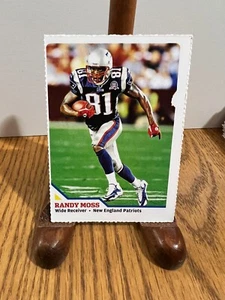 2010 Sports Illustrated para niños Randy Moss Card #518 New England Patriots - Imagen 1 de 2