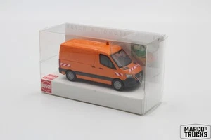 Busch Mercedes Sprinter kurzer Radstand Flachdach verkehrsorange 53407 /BUN262 - Bild 1 von 1