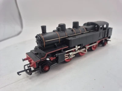 Triang R653 Continental 2-6-2 Tank Steam Locomotive Red Chassis - Image 1 of 4