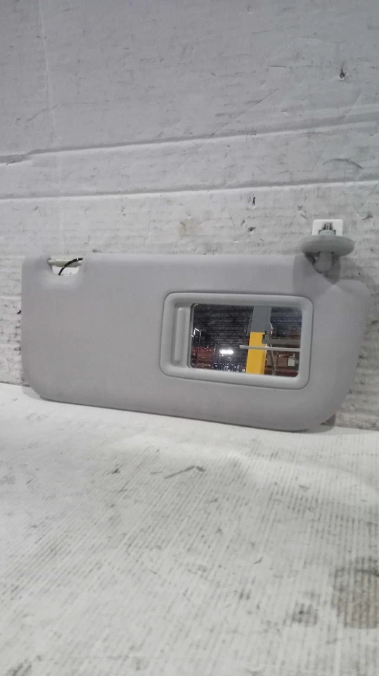 Parasol derecho usado se adapta a: Toyota Prius Prius Prime 2017 VIN FP séptimo y octavo dígito Foto 1 de 4