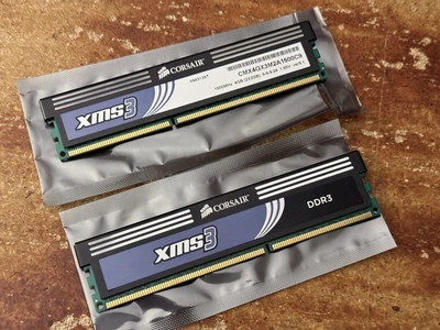 CORSAIR XMS3 (2x2GB) CMX4GX3M2A1600C9 PC3-12800 DDR3-1600 Memory SDRAM - Image 1 of 4