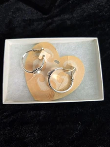 Pendientes de aro Brighton para mujer con cuentas de perlas en tono plateado - Imagen 1 de 5