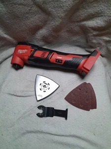 Milwaukee 2626-20 M18 Lithium-Ion Cordless Oscillating Multi-Tool. (Tool Only) - Picture 1 of 4