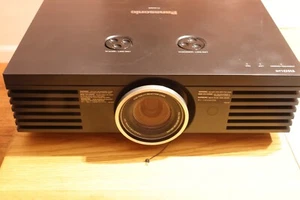 Panasonic PT-AE4000 Proyector de Cine en Casa en Negro - Imagen 1 de 5