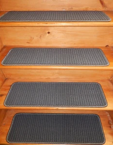 14 gradini 9'' x 30'' + pianerottolo 30'' x 30'' pedate scale interno/esterno vinile antiscivolo - Foto 1 di 5