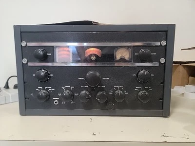 Receptor de comunicaciones AR-88D RCA con manual original Foto 1 de 4