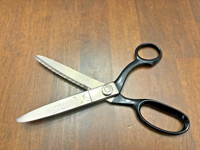 WISS Professional Pinking Shears Scissors Vintage Model CB 9 Inches USA Made - Image 1 of 4