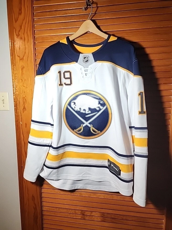  Jake McCabe #19 Buffalo Sabres NHL Jersey Fanatics Mens Size Small - Image 1 of 4