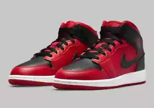 Air Jordan 1 Mid GS Size 6.5 Reverse Bred Black Red Sneakers 554725 660 - Picture 1 of 10