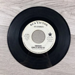 The Astronauts Tomorrow’s Gonna Be Another Day / Razzamatazz 45 RPM 7” Vinyl RCA - Picture 1 of 10