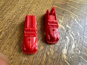 Pair Of VINTAGE 1950s RENWAL No 145 Small Fire Trucks - Picture 1 of 3