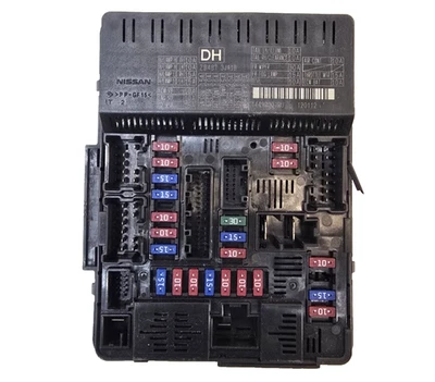Módulo de bloque de caja de conexiones relé de fusibles para sala de motores Infiniti QX60 2014-2020 FABRICANTE DE EQUIPOS ORIGINALES Foto 1 de 2