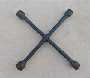 Herramienta de llave cruzada de 4 vías/llave de tuerca de metal azul vintage - Imagen 1 de 9