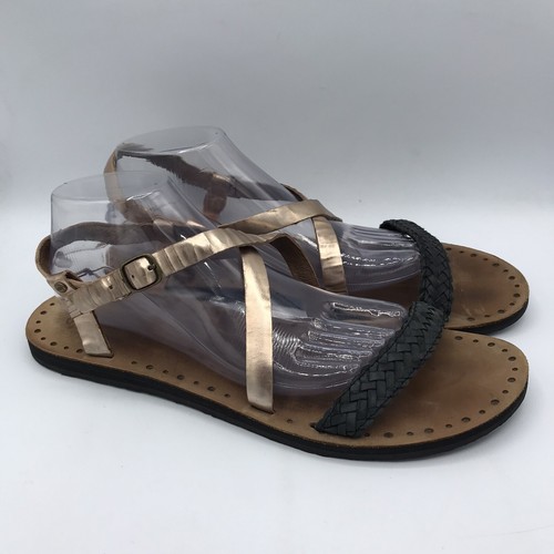 UGG Jordyne sandalo oro rosa pelle metallizzata nero cinturini intrecciati donna 11