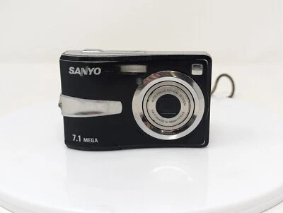 Sanyo S770 Black Point and Shoot Camera PARTS or REPAIR only - Image 1 of 4